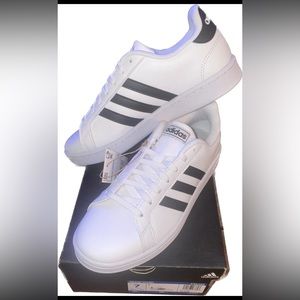 Kids Unisex  Adidas Grand Court  2.0K Sneakers (GW6511) Size 4.5 US
